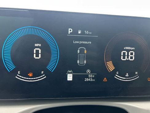 Used 2025 Hyundai Tucson SE image 17