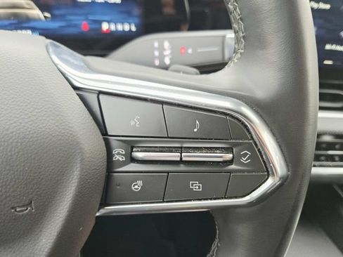 Used 2025 Chevrolet Equinox LT w/ Convenience Package II FWD image 16