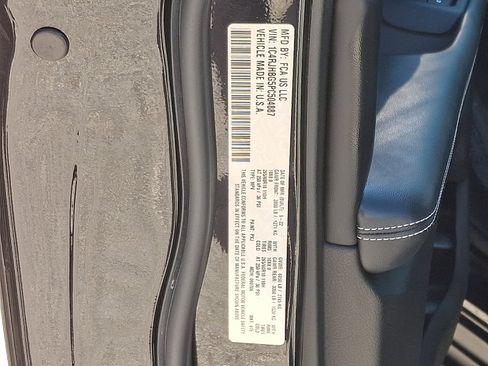 Used 2023 Jeep Grand Cherokee Limited image 29