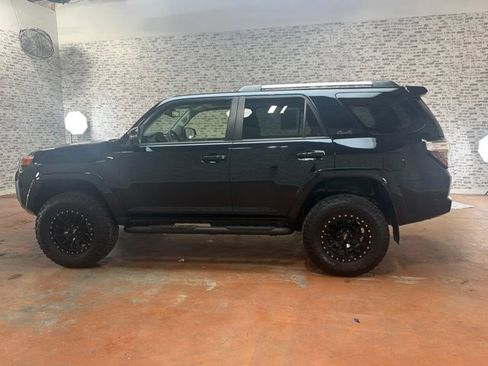 Used 2021 Toyota 4Runner SR5 Premium w/ Moonroof Package AWD/4WD image 4
