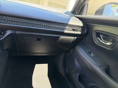 Used 2023 Honda HR-V Sport image 29
