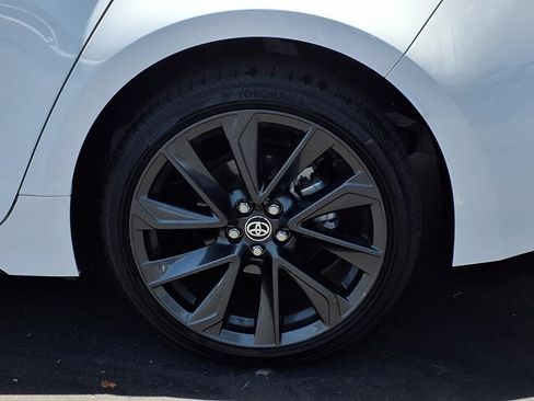 Certified 2024 Toyota Corolla SE w/ SE Premium Package FWD image 4