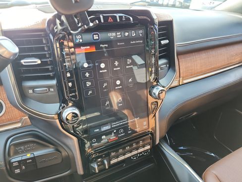 Used 2022 RAM 3500 Limited AWD/4WD image 22
