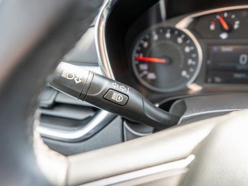 Used 2024 Chevrolet Equinox LT FWD image 23