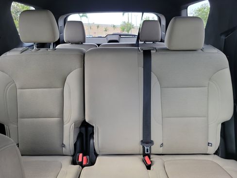 Used 2023 Chevrolet Traverse LS image 14