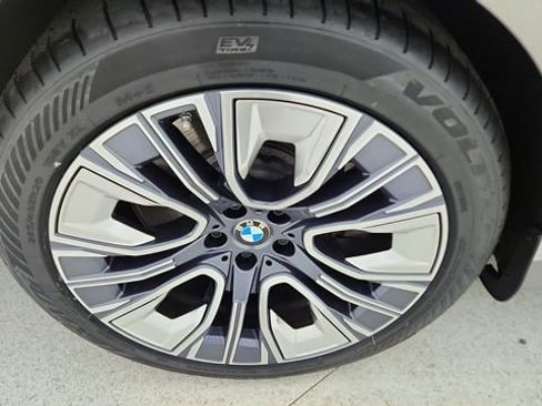 Used 2023 BMW i7 xDrive60 image 58
