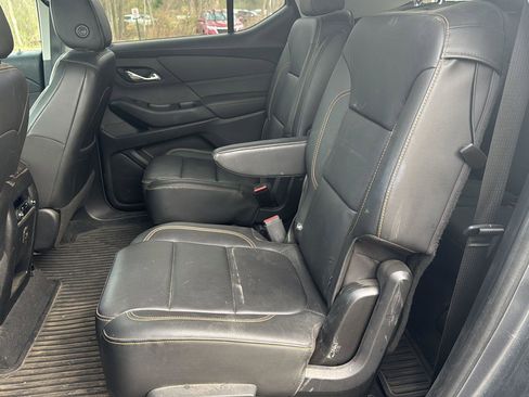 Used 2020 Chevrolet Traverse LT w/ LPO, Black Accent Package image 11