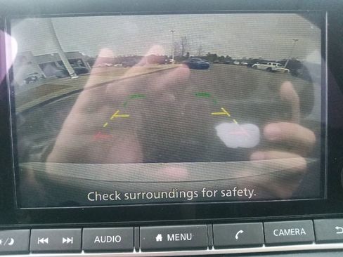 Used 2025 Nissan Rogue SV image 22