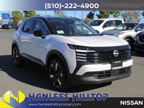 New 2025 Nissan Kicks SR FWD image 5