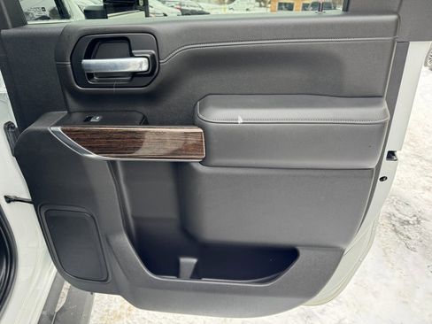 Used 2020 GMC Sierra 2500 SLE image 35