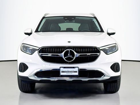 Used 2025 Mercedes-Benz GLC 350e 4MATIC image 2