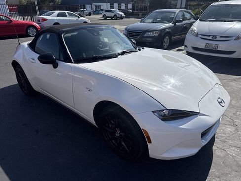 Used 2021 MAZDA MX-5 Miata Sport RWD image 22