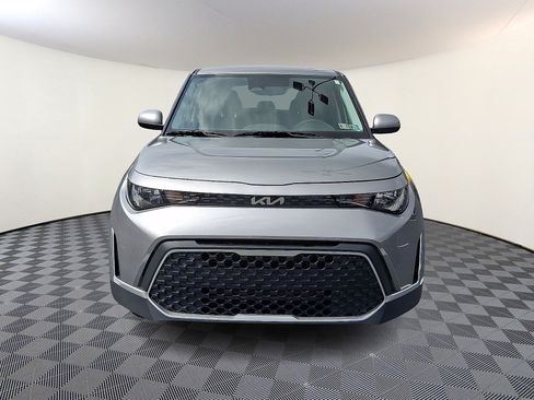 Used 2025 Kia Soul LX w/ LX Technology Package FWD image 2