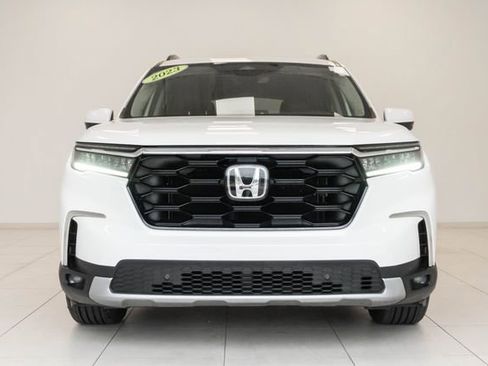 Used 2023 Honda Pilot Touring image 5