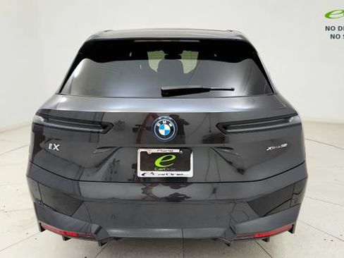 Used 2024 BMW iX xDrive50 w/ Sport Package AWD/4WD image 25