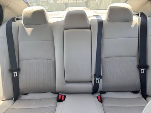 Used 2025 Nissan Altima 2.5 SV FWD image 34