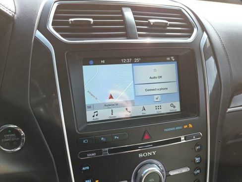 Used 2017 Ford Explorer Platinum AWD/4WD image 14