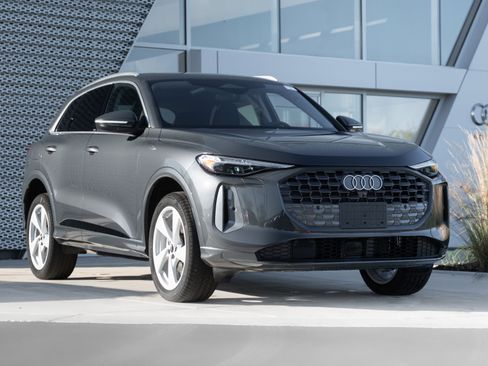 New 2025 Audi Q5 Premium Plus image 1