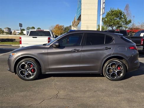 Used 2023 Alfa Romeo Stelvio Ti image 7