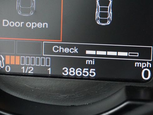 Used 2014 Ferrari California RWD image 4