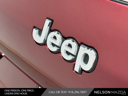 Used 2023 Jeep Grand Cherokee L Laredo AWD/4WD image 16