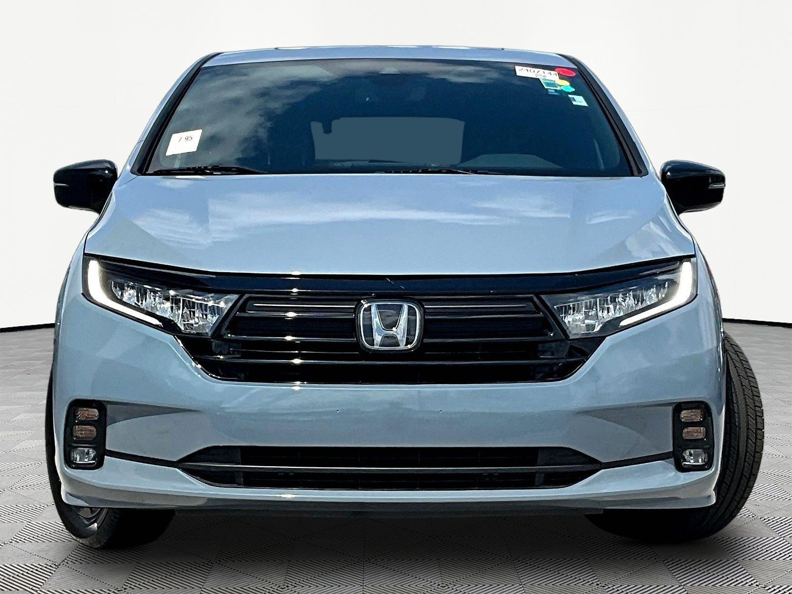 Used 2023 Honda Odyssey Sport image 2