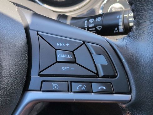 Used 2017 Nissan Rogue SV FWD image 26