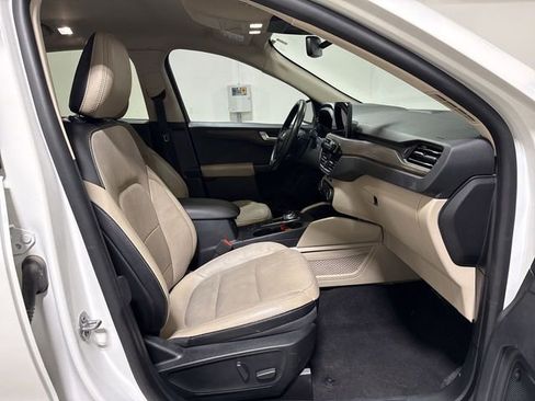 Used 2020 Ford Escape Titanium AWD/4WD image 22
