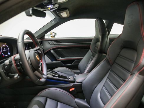 Certified 2025 Porsche 911 Carrera 4 GTS AWD/4WD image 22