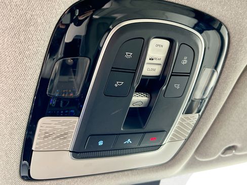 Used 2021 Hyundai Palisade Limited image 22