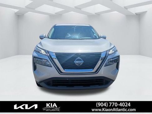 Used 2023 Nissan Rogue SV image 8