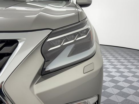 Certified 2023 Lexus GX 460 Premium w/ Premium Package AWD/4WD image 13