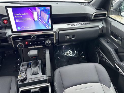 Used 2024 Toyota Tacoma TRD Off-Road image 18