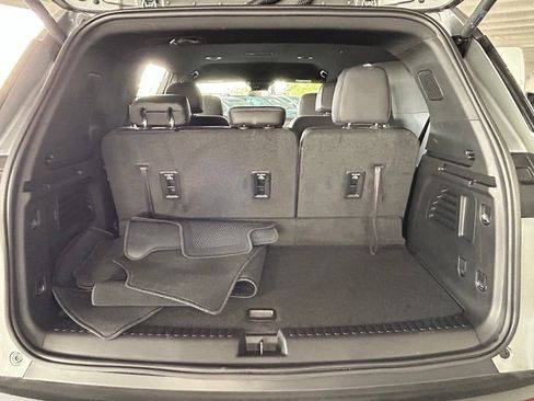 Used 2026 Chevrolet Traverse LT w/ Midnight/Sport Edition FWD image 43
