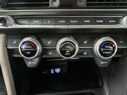 Used 2020 Genesis G70 2.0T Sport image 16