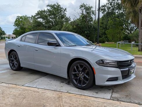 Used 2020 Dodge Charger SXT w/ Blacktop Package image 3