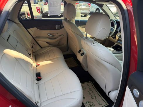 Used 2018 Mercedes-Benz GLC 300 4MATIC image 25