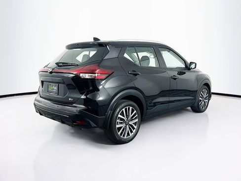 Used 2023 Nissan Kicks SV image 9