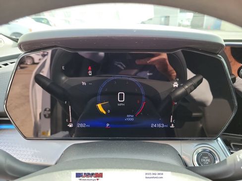 Used 2025 Chevrolet Trax LT FWD image 24