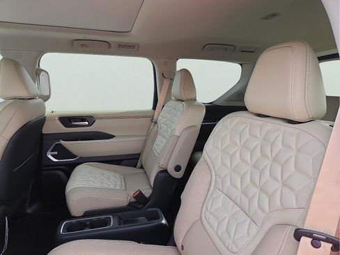 New 2026 Nissan Armada Platinum Reserve image 10