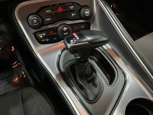 Used 2019 Dodge Challenger SXT image 28