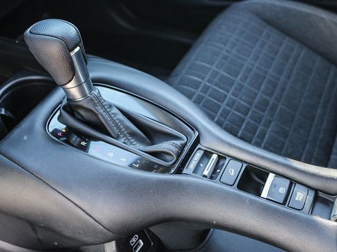 Certified 2023 Honda HR-V LX image 20