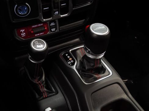Certified 2022 Jeep Gladiator Rubicon w/ LED Lighting Group AWD/4WD image 38