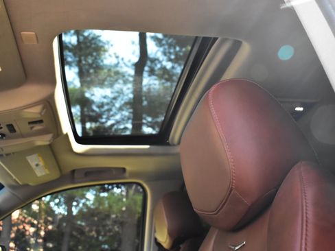 Used 2019 Cadillac Escalade Luxury image 21