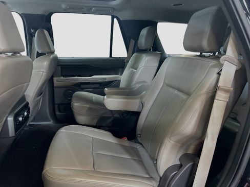 Used 2021 Ford Expedition XLT AWD/4WD image 24