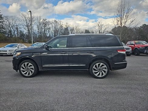 Used 2023 Lincoln Navigator Reserve image 4