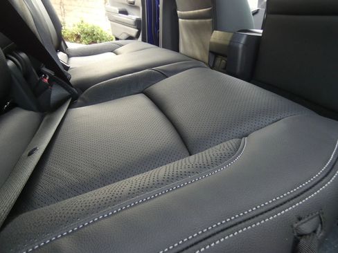 Used 2025 Toyota Tacoma SR5 image 45