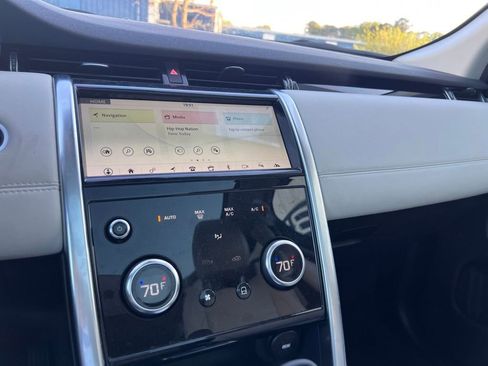 Used 2020 Land Rover Discovery Sport S image 16