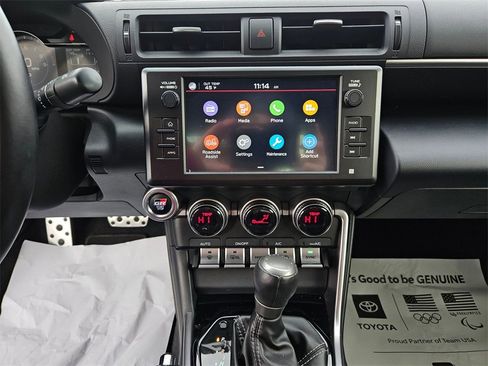 Used 2024 Toyota GR86 Premium image 15