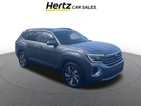 Used 2025 Volkswagen Atlas SE image 1